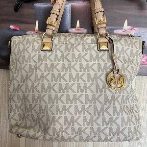 Michael Kors Large Vanilla Sachel Bag